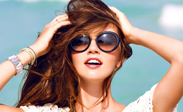 六爻八卦预测老婆是否有外遇：世应桃花相冲 夫妻红杏出墙